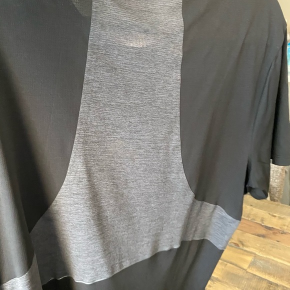 Like new lulu lemon lightweight running shirt - Picture 5 of 7